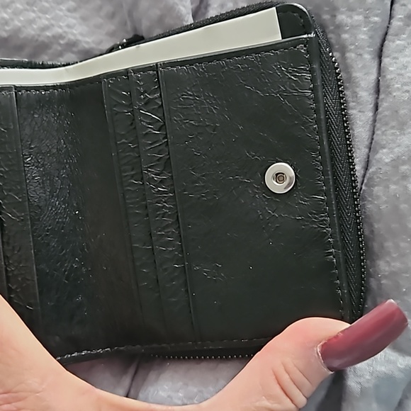 Brand new tory Burch black leather wallet - Picture 4 of 4